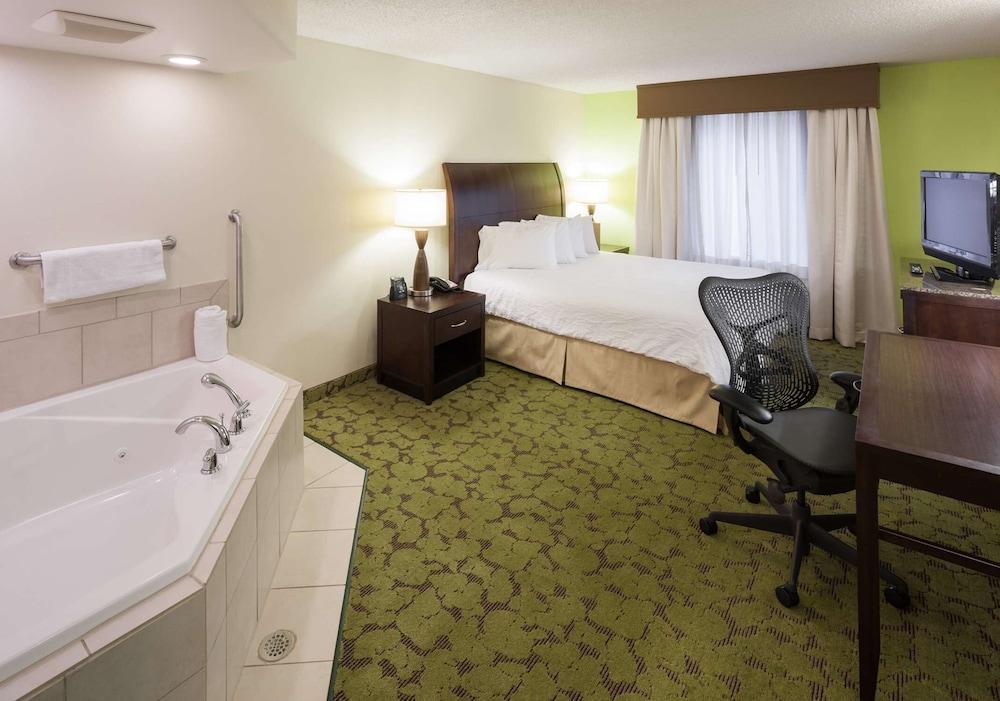 Hilton Garden Inn Merrillville Exterior foto